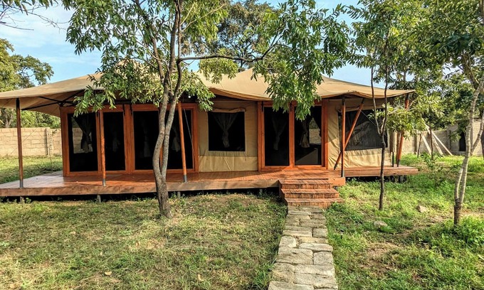 Mikumi Cama Y Desayuno | Double G Safaris and Camp Mikumi