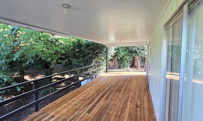 Puyallup Casa | Newly Renovated 2BR / Wifi-Entertainment Included / Near WA State Fair