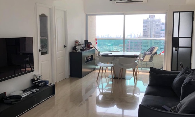 Yau Tsim Mong Casa | Charming 2-bedroom building in welcoming Kowloon with sunset view balcony