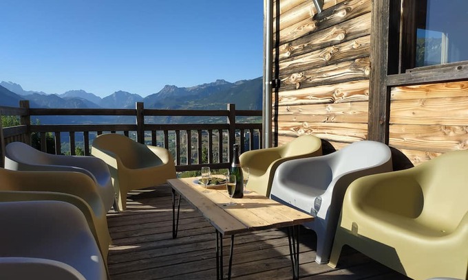Risoul Chalet De Esquí | Large 21-person chalet, 15-person chalet with 6-person apartment.