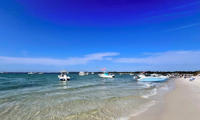 Warrington Villa | Cozy New Villa + Pet Friendly