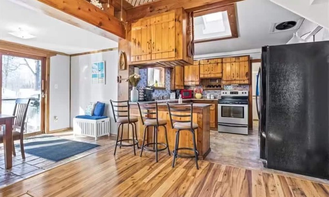 Town of Richmond Cabaña | Honeoye Happiness Year Round Lake View/Access 3 BR