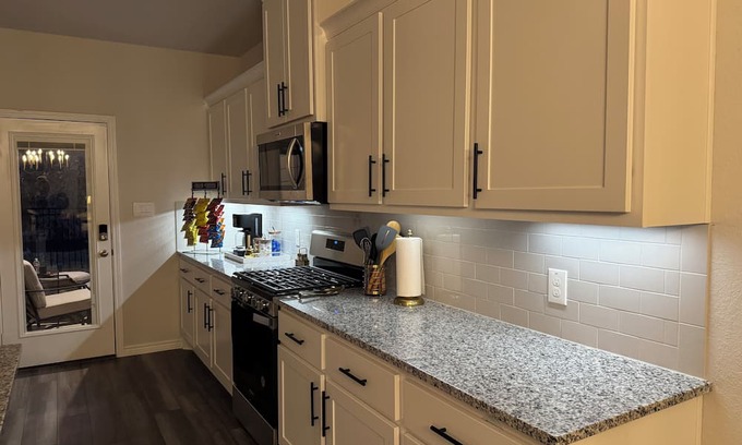 Wellborn Casa | Modern Aggie-Friendly Retreat - 15 mins to Kyle Field