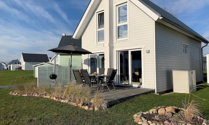 Olpenitz Casa | Baltic Sea time-out - infrared sauna, fireplace, shower, 3 smart TVs, terrace, parking lot