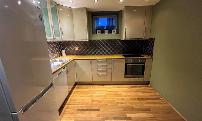 Alesund Apartamento | Two-Bedroom City Apartment with Fire Place and Free Parking - Calm and Central