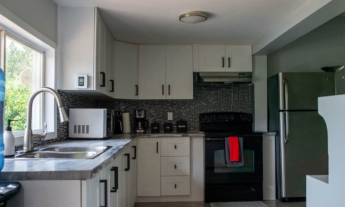 Namur Cabaña | Detente Namur, a delightful two-bedroom chalet nestled by a tranquil small lake