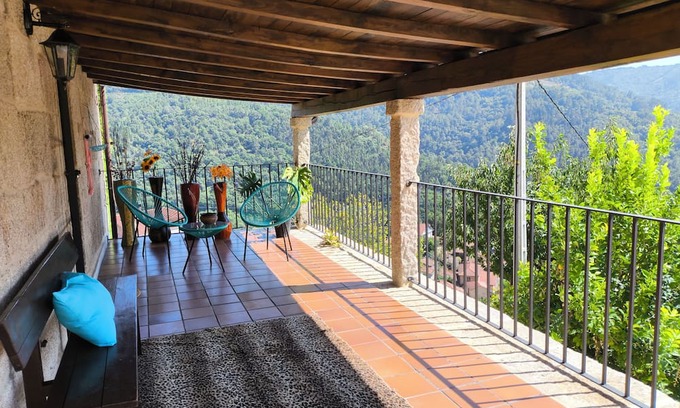 Os Peares Cabaña | Centennial house 1.4 km from Os Peares Xiravai. RIBEIRA SACRA.