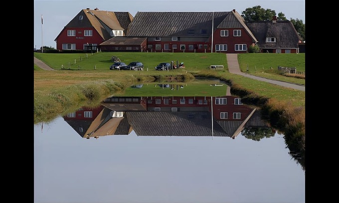 Hallig Langeneß Apartamento | Apartment 'Fewo1 Wester - Hever' with Shared Terrace and Wi-Fi