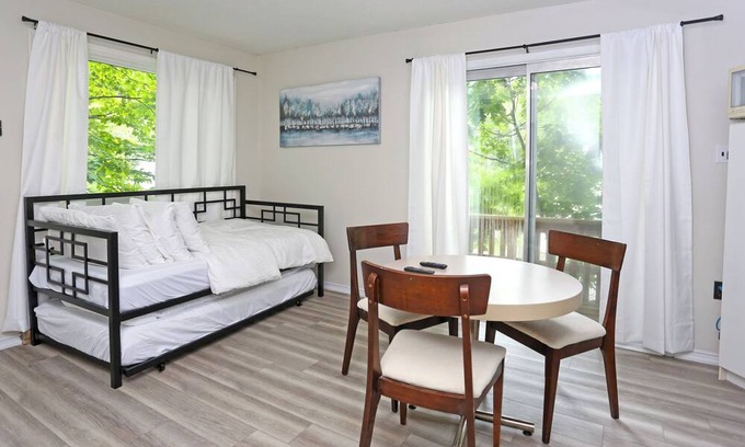 Severn Cabina | Muskoka Cabin right on the Severn River!