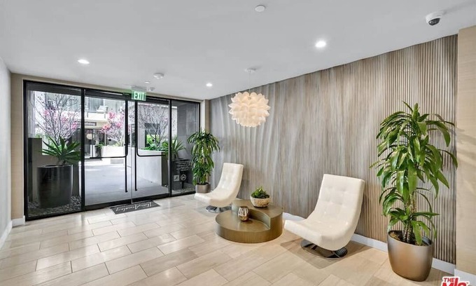 Beverly Grove Condominio | Quiet Luxurious 2-bed/2Bath in the heart of West Hollywood