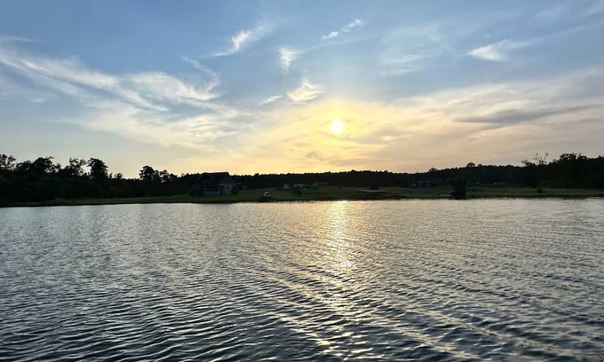 Negreet Casa | RV Cover with entertaining patio and additional storage area at Toledo Bend Lake