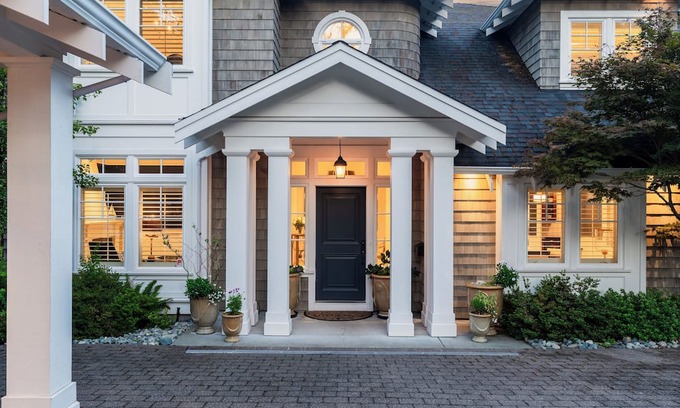 Oak Bay Casa | Uplands Family Home