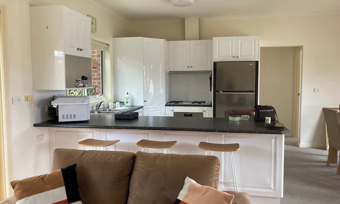 South Geelong Casa | BRILLIANT POSITION, IMMACULATELY MAINTAINED