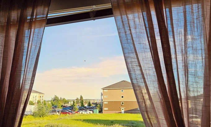 Fort St. John Casa | Family-size Spacious Executive Duplex