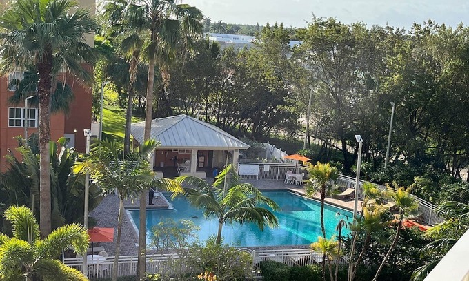 Weston Complejo | Luxury one bedroom and one bathroom unit with full amenities