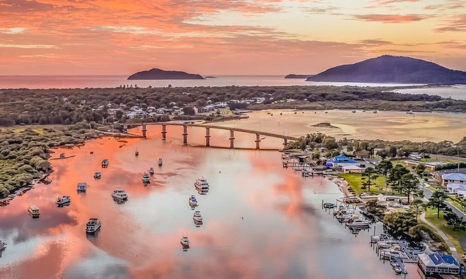 Tea Gardens Casa | Tea Garden Waterfront Bliss