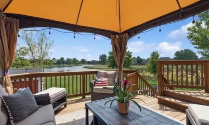 Lake in the Hills Casa | Beautiful 3-bedroom Lake house in Lake in the Hills