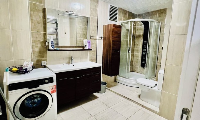 Beylikduzu Apartamento | 3+1-bedroom apartment in amazing Istanbul with AC, WiFi near to grocery Store