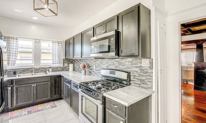 Richmond Casa | Gated Richmond Home ~ 2 Blocks to BART Station!