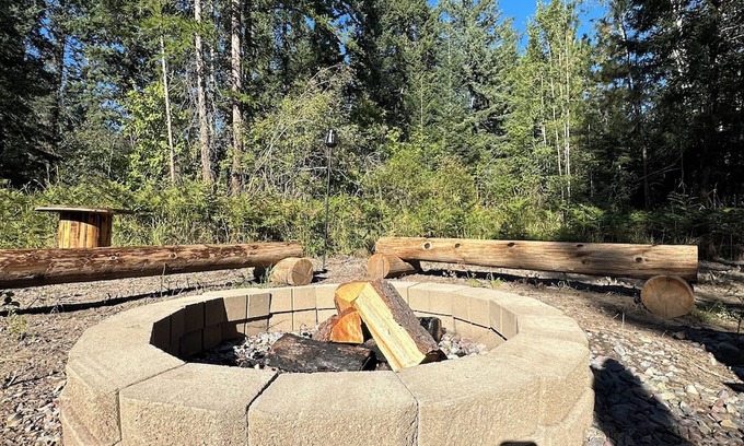 Ronan Alquiler De RV | Charming Dry RV Spot at the base of Mission Mountains