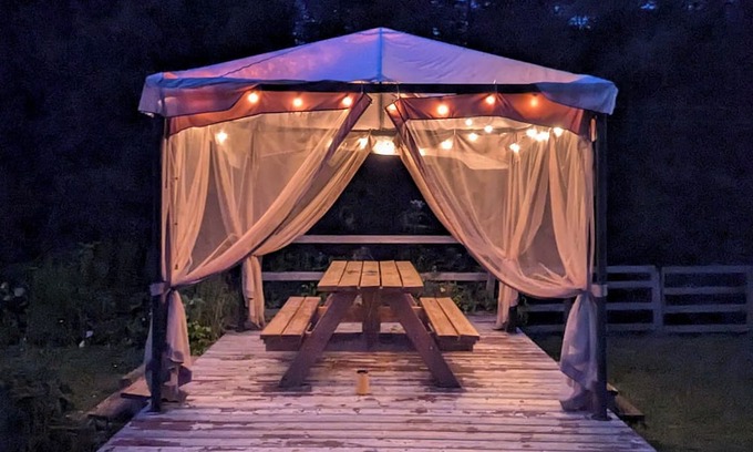 Montpellier Cabaña | This cozy retreat is Perfect for small families or couples seeking tranquility.