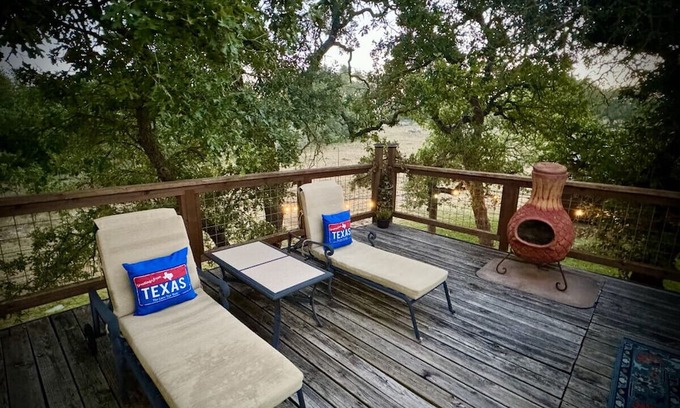Fredericksburg Casa | The Lonestar: Pool + Private Deck + Firepit