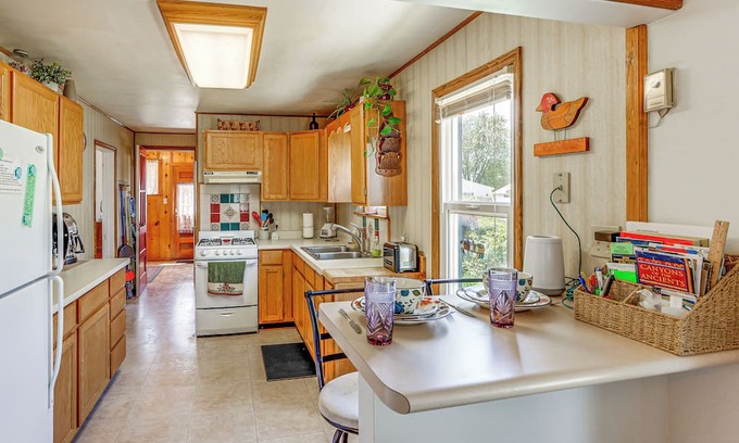Dove Creek Cabaña | Cozy Dove Creek Cottage w/ Patio & Spacious Yard