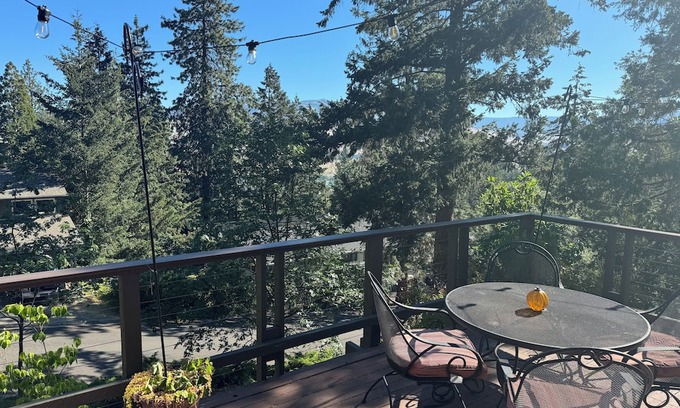 Ashland Apartamento | Getaway on Mountain Avenue