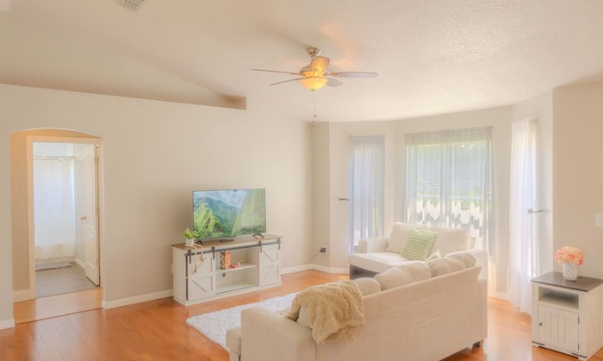 Clermont Casa | Cozy family home!