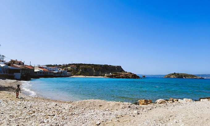 Almyrida Apartamento | Cozy 2-bedroom apartment in brilliant Almyrida with WiFi, AC