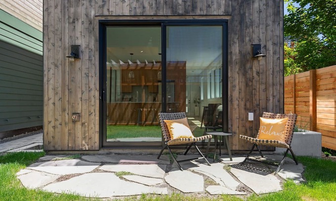 Southeast Magnolia Casa | Newly Built Magnolia DADU with Spectacular Puget Sound Views - Available for 30+ Night Stays
