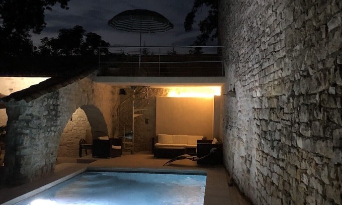 Arpaillargues-et-Aureillac Casa | Delightful 8-bedrooms stone houses next to Uzès with a beautiful mosaic pool!