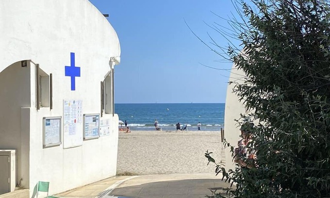 Le Grand Travers Apartamento | Grand travers, T3, Air-conditioned, Parking, Beach 150m.