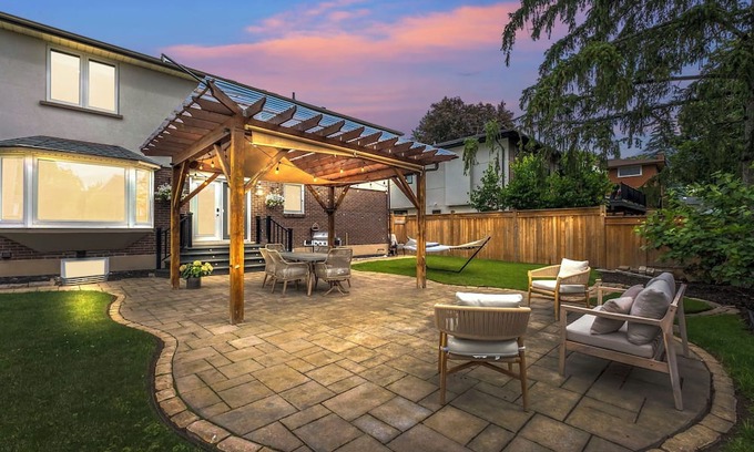 Watertown Casa | The Noble Nest- 6 Bedroom Luxury home surrounded by nature