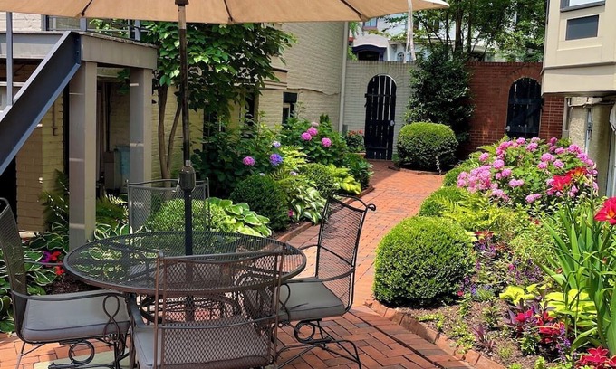 Logan Circle Apartamento | Cozy, modern apartment in the heart of DC!