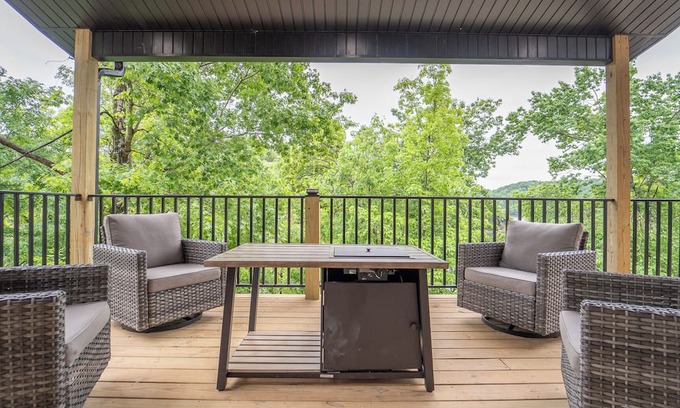 Rogers Casa | Cozy Lakefront Home on Beaver Lake, Rogers AR: "AR Halliday"nBRAND NEW HOME!