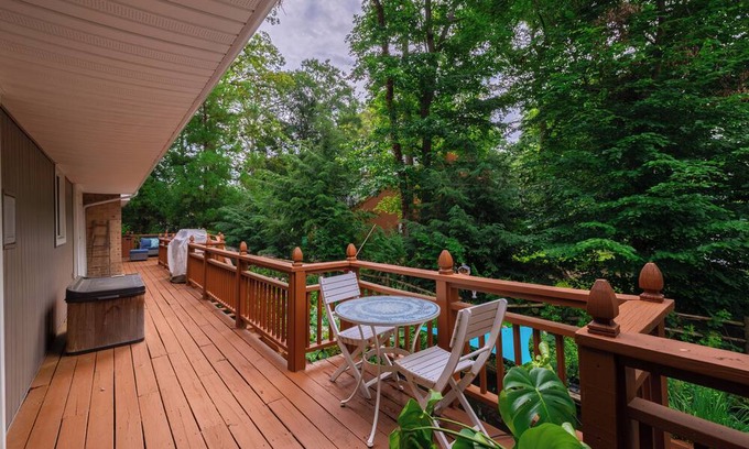 Fort Washington Casa | Gorgeous LUX 4 Bedrooms with 6 Beds Home RARE