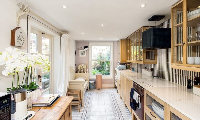 Winchester Casa | 3BR Chic House, central Winchester- Sleeps 7!