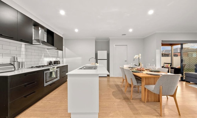Delacombe Casa | Welcome to our family-friendly and cozy Ballarat Bliss Airbnb.