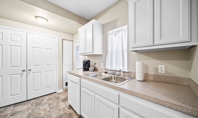 Cherry Street Apartamento | Spacious 2/1 BR near Downtown Tulsa!