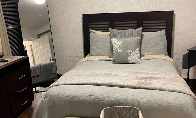 Holly Hill Casa | Looking to unwind? Harmony Hideaway is the peaceful break you need!!!
