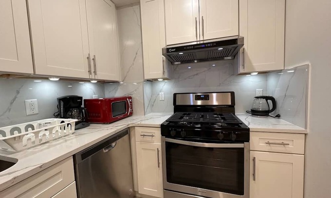 Flushing Chinatown Apartamento | Brand New 1br - Linens Wi-Fi 3rd fl