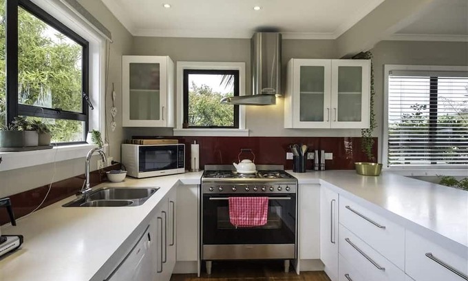 Taradale Casa | Osier Oasis, walk to Mission & Wineries!