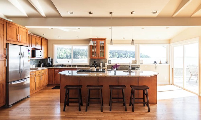 Gig Harbor Casa | Gig Harbor Private Island Waterfront House