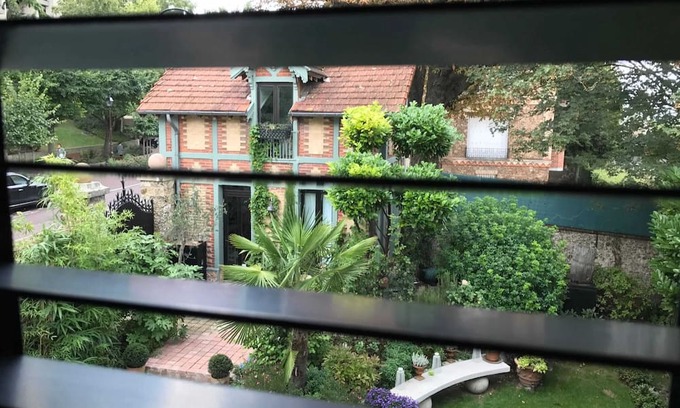 Saint-Cloud Casa | Homerez - House in Saint-Cloud