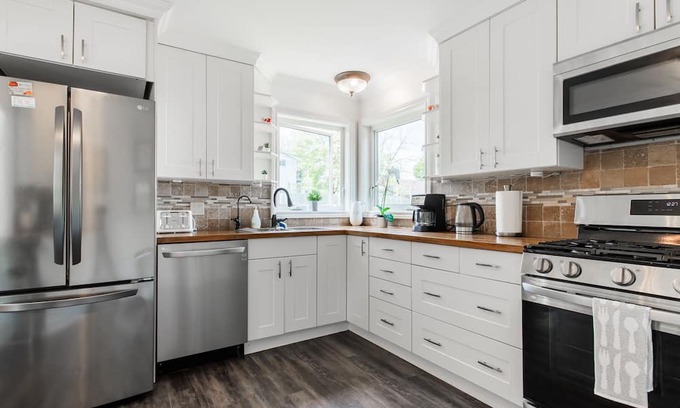 Rockwood Casa | Entire cozy 4 bedrooms house. Short driving distance to Guelph/Acton/Erin/Elora.