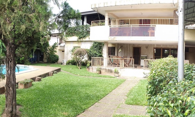 Cocody Apartamento | Apartment with pool, garden, all services included