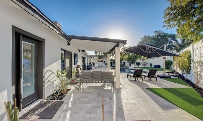 Avant Casa | Fun & cozy N. Scottsdale with a Stunning Backyard Oasis