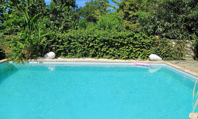 Bois d'Olives Casa | Homerez - Big house for 11 ppl. with swimming-pool, jacuzzi, garden and terrace