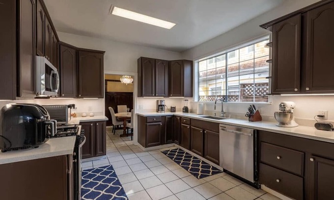 North Berkeley Casa | Room in Stylish Getaway w/ Outdoor Charm